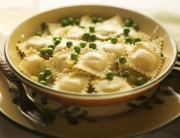 Ravioli-con-piselli_600x398