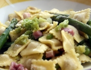 ravioli_asparagi_piselli_verza_pancetta