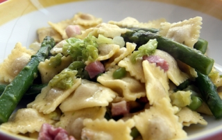 ravioli_asparagi_piselli_verza_pancetta